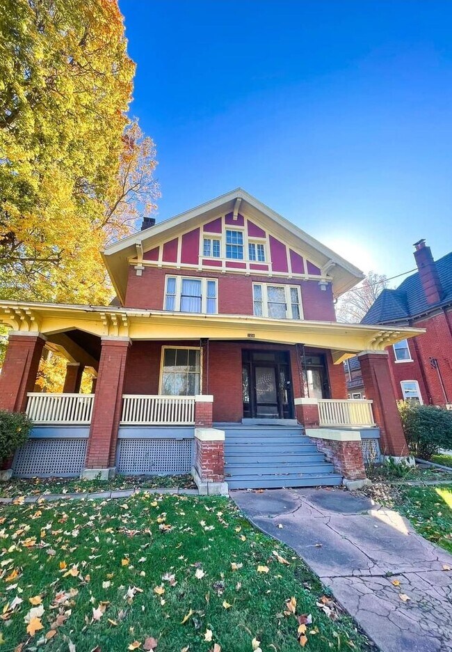 Building Photo - 1650 Vermont St