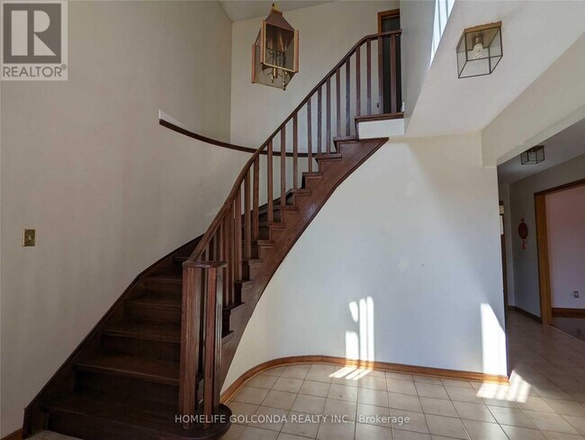 Photo du bâtiment - 277 Huntington Ridge Dr