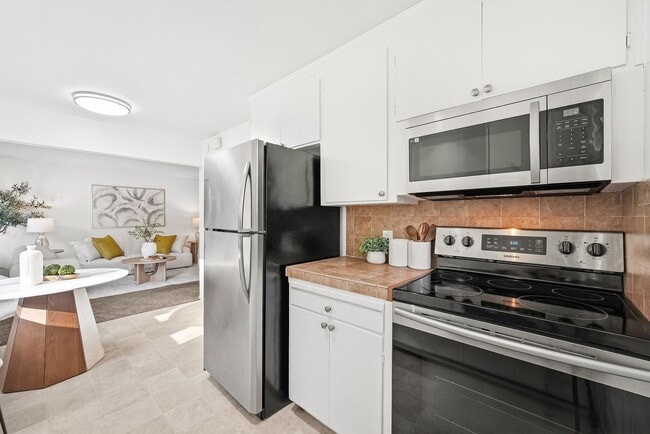 Building Photo - 3967 Bismarck Dr