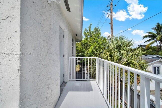 Foto del edificio - 10410 NW 28th Ave
