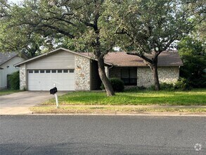 Building Photo - 4903 Summerset Trail