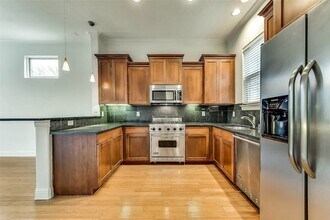 Building Photo - 2606 N Henderson Ave