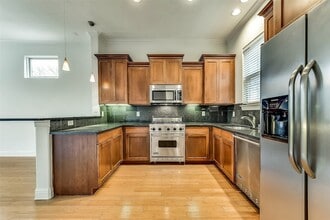 Building Photo - 2606 N Henderson Ave