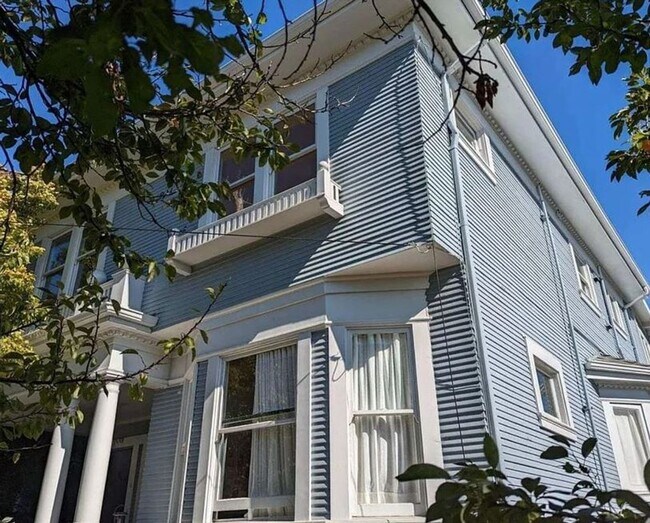 Building Photo - 1538 62nd St