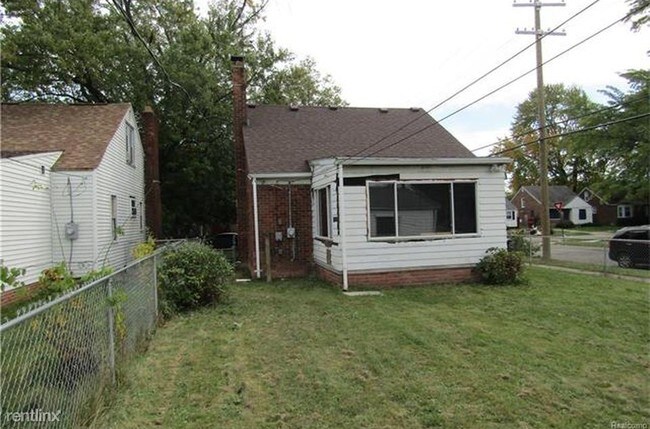 Building Photo - 11901 Rossiter St