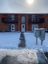 Building Photo - 130 Brookview Dr