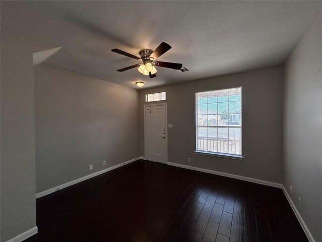 Building Photo - 2707 Westhampton Ct