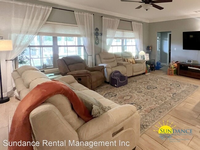 Building Photo - 4 br, 3 bath House - 1015 A Creel Street