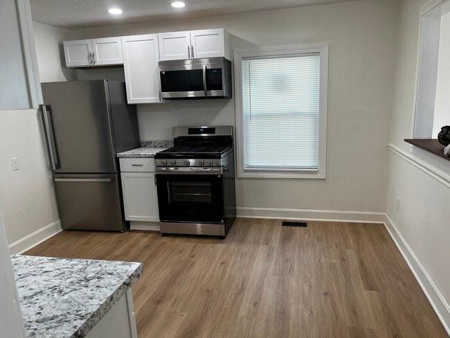 Stainless Steel Appliances - 5106 Laughlin Ave