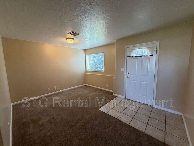 Building Photo - 180 E 100 N