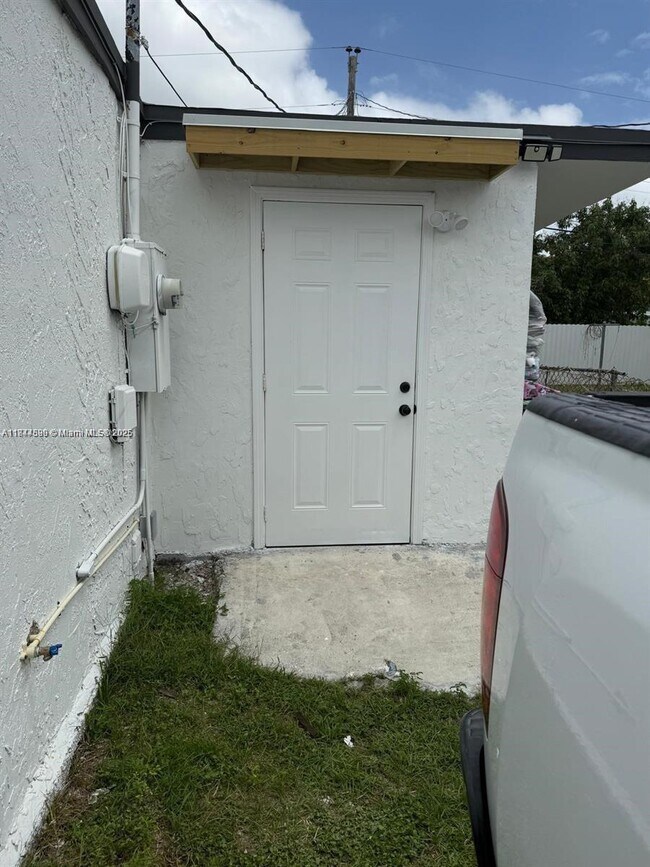 Building Photo - 20601 SW 116th Rd