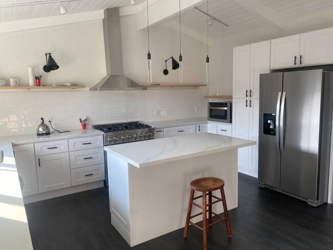 Building Photo - 26130 S Carmel Hills Dr