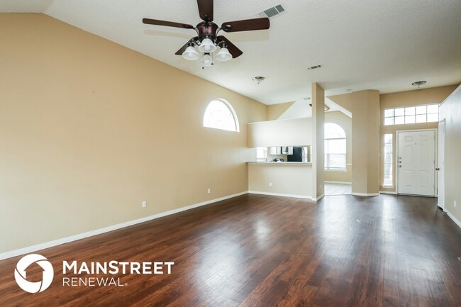 Building Photo - 211 Meandering Way