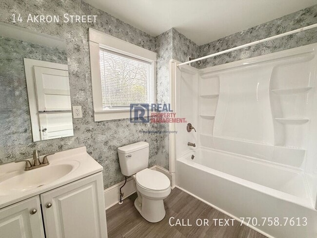 Building Photo - 14 Akron St