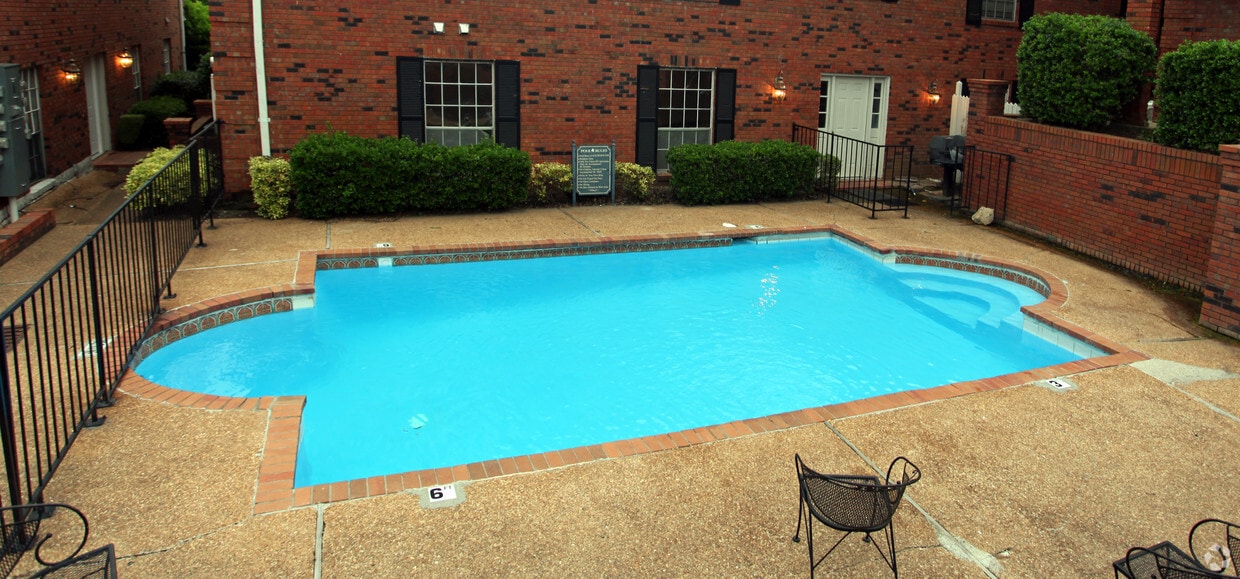 Pool - Nejam Properties