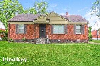 Building Photo - 1493 Fox St