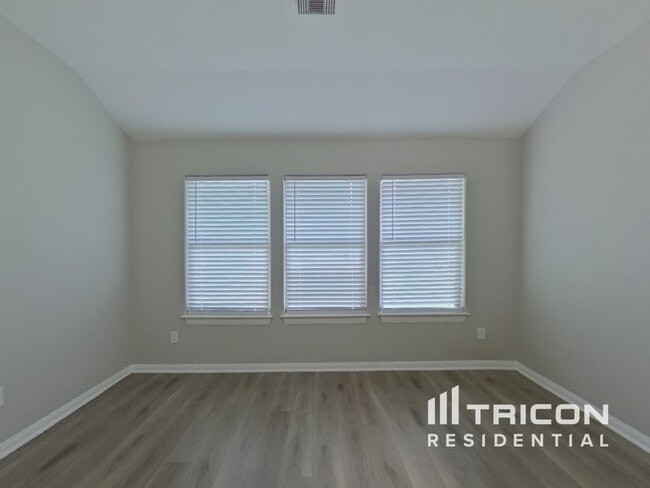 Building Photo - 10457 Royal Andrews Dr