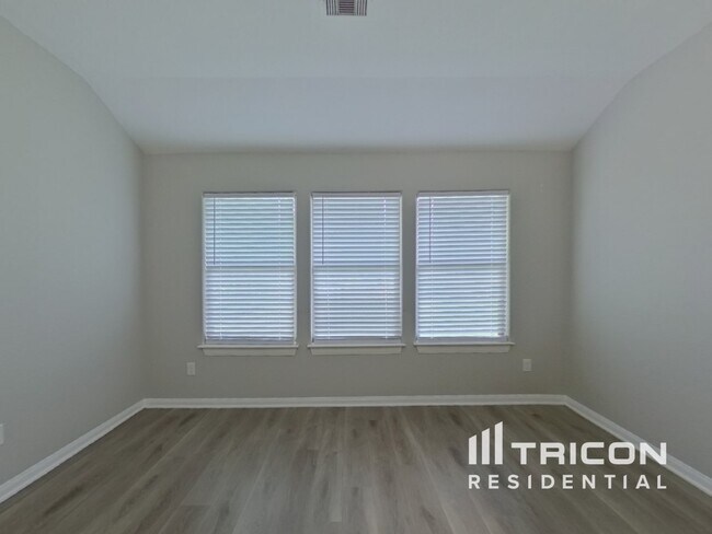 Foto del edificio - 10457 Royal Andrews Dr
