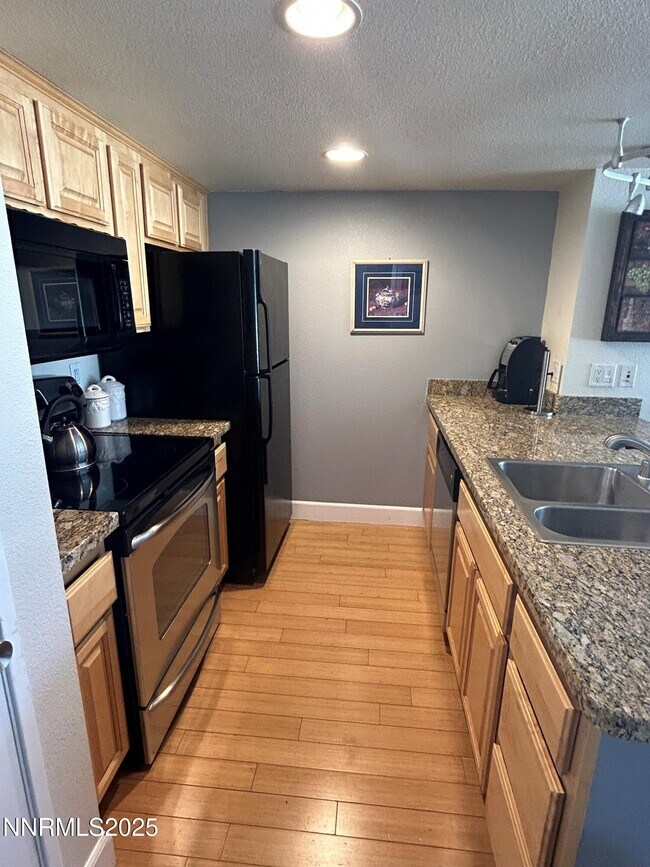 Foto del edificio - 450 N Arlington Ave