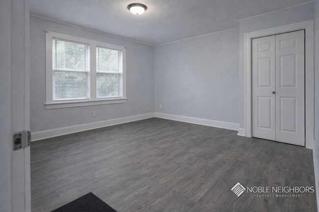 Foto del edificio - 10728 Old Kings Rd