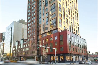 Building Photo - The Harlo