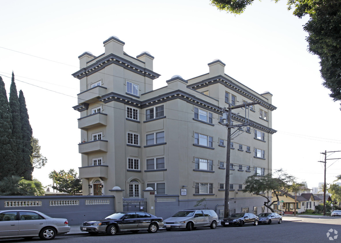 Building Photo - Golden View Apartments