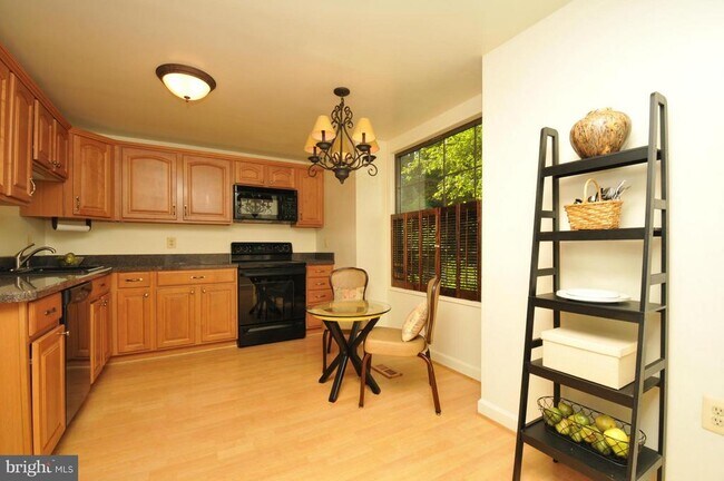 Foto del edificio - 6026 Heathwick Ct