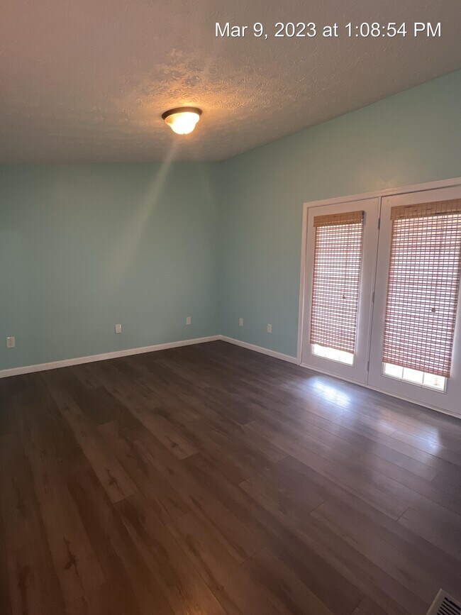 Foto del edificio - 218 Green Pond Rd