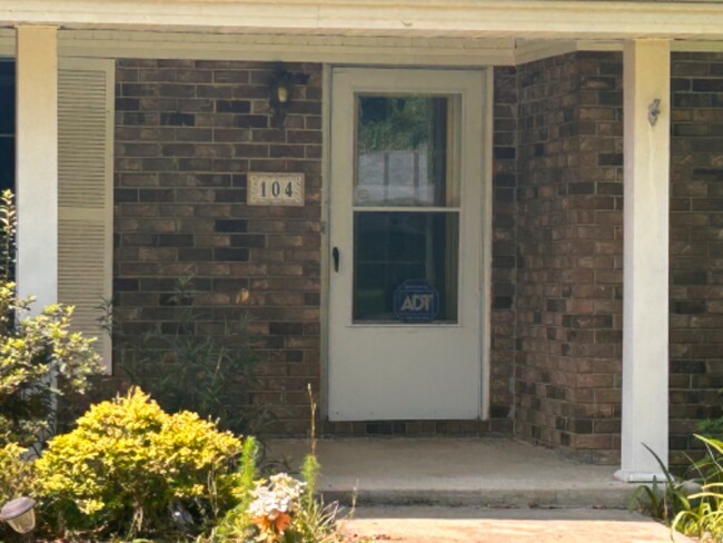 Building Photo - 104 Brisbon Rd