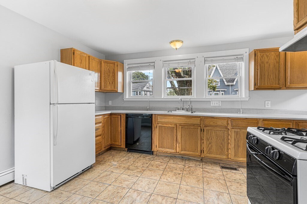 133 Montvale Ave Unit 1, Woburn, MA 01801 Apartments in Woburn, MA