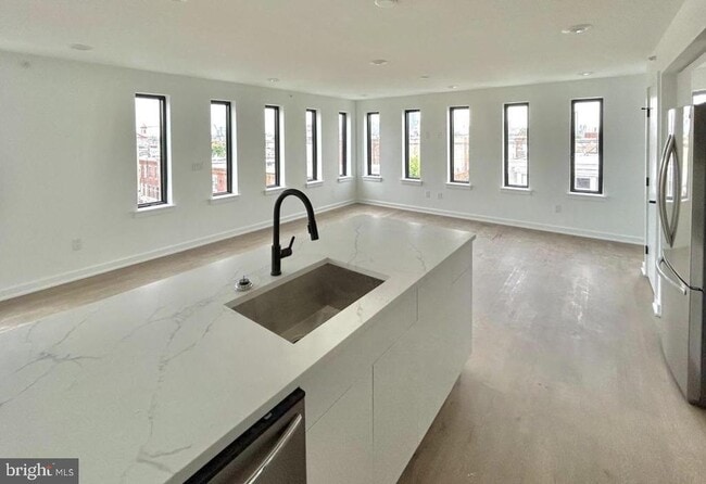 Foto del edificio - 642 Moore St