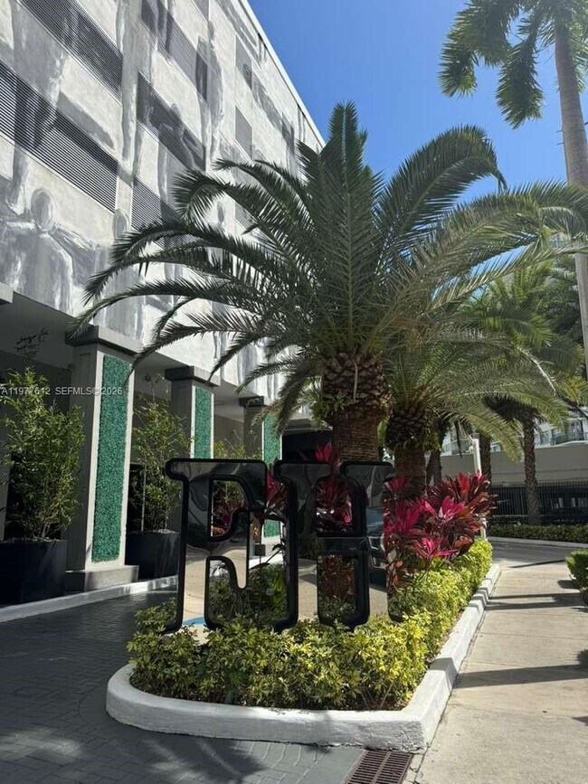 Foto del edificio - 185 SE 14th Terrace