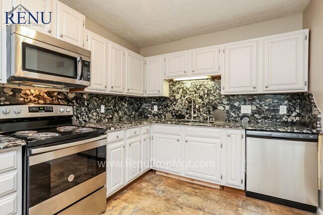 Building Photo - 109 Summerlake Pl