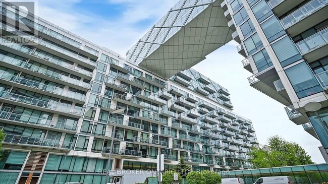 Building Photo - 39 Queens Quay E