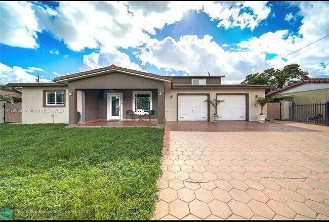 Foto del edificio - 7920 NW 173rd St