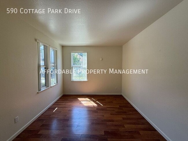 Building Photo - 590 Cottage Park Dr