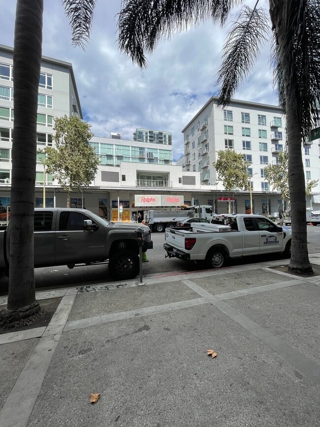 Photo - 600 W 9th St Apartment