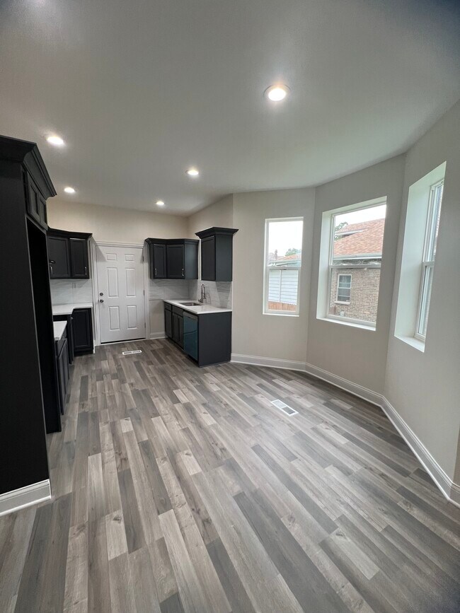 Dining area - 8235 S Cornell Ave