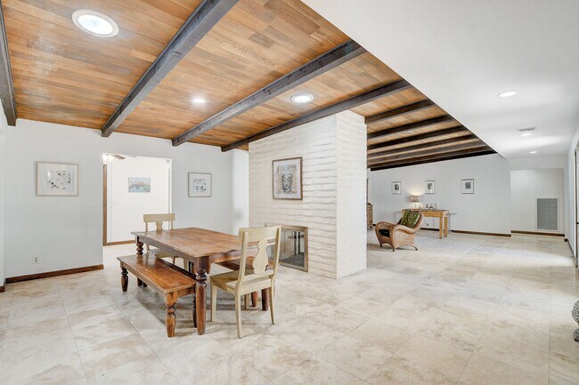 Foto del edificio - 408 Lacy Ln