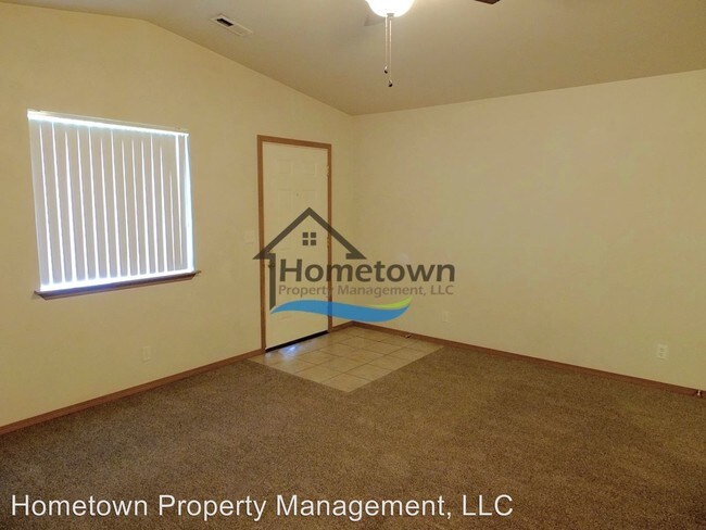 Building Photo - 1516-1520 E Peggy Loop