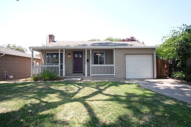 Charming 3-bedroom, 1-bathroom in Sacramento. - Charming 3-bedroom, 1-bathroom in Sacramento. House