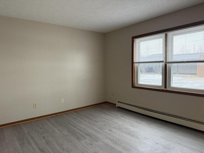 Foto del edificio - 2034 Portage Rd