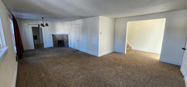 Foto del edificio - 2221 Maxwell Ave