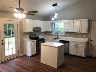 Building Photo - 730 Cotillion Pl