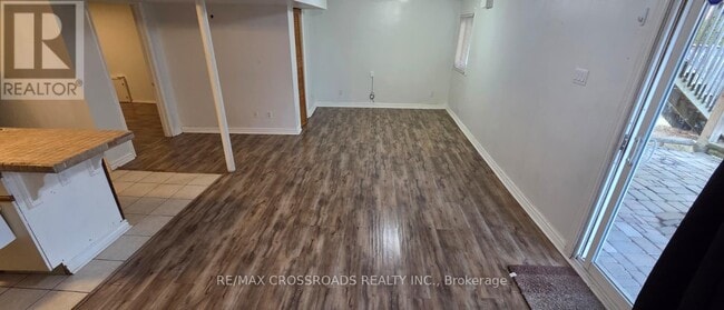 Building Photo - 21 Fernbank Pl