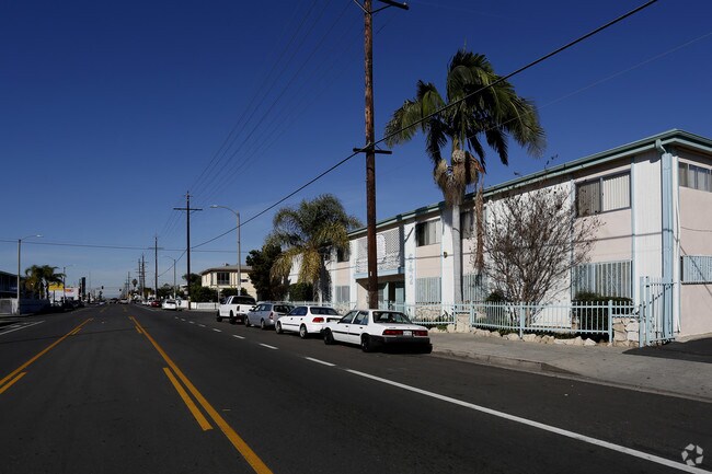 Foto del edificio - 642 N. Wilmington Blvd.