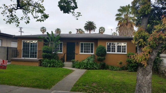 Exterior of the 6 unit complex. Security - 1517 18th St