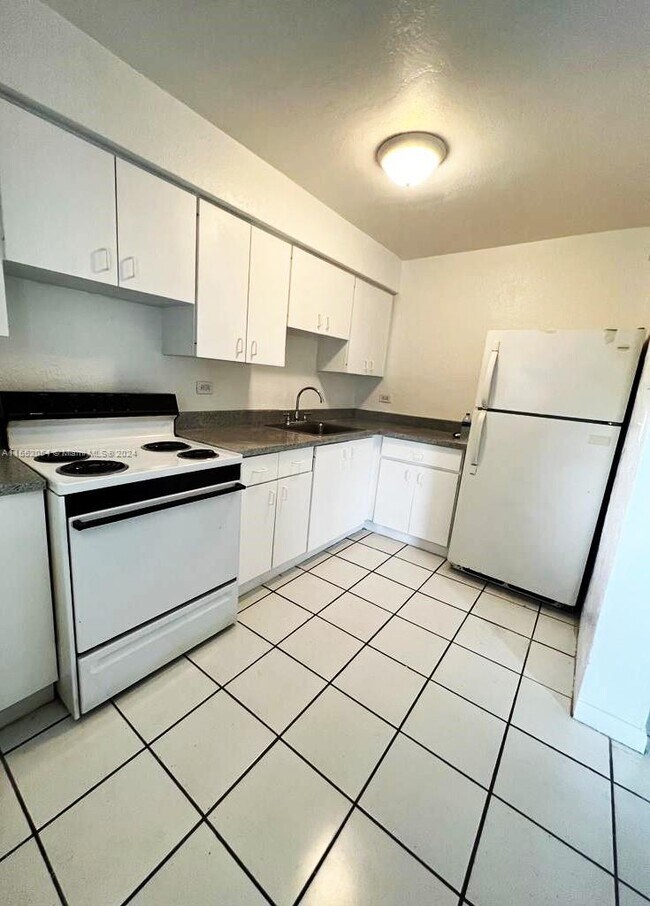 Foto del edificio - 1610 NW N River Dr