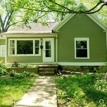 Building Photo - 1003 N Woodburn Ave