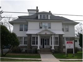 Foto del edificio - 310 N Elm St